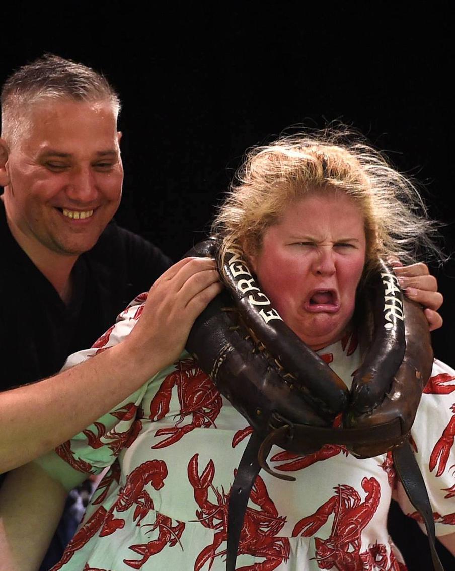 Кандидат на победу в конкурсе на лучшее кривляние.