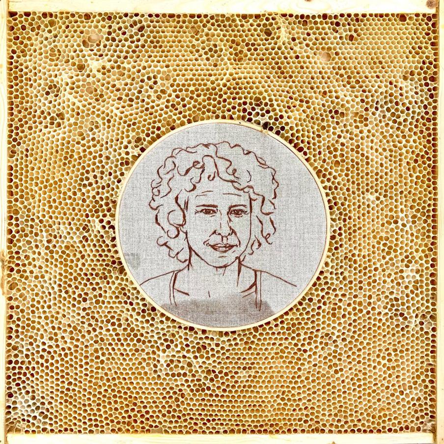 Работа Авы Рот и пчёл. Все фото предоставлены героиней материала.