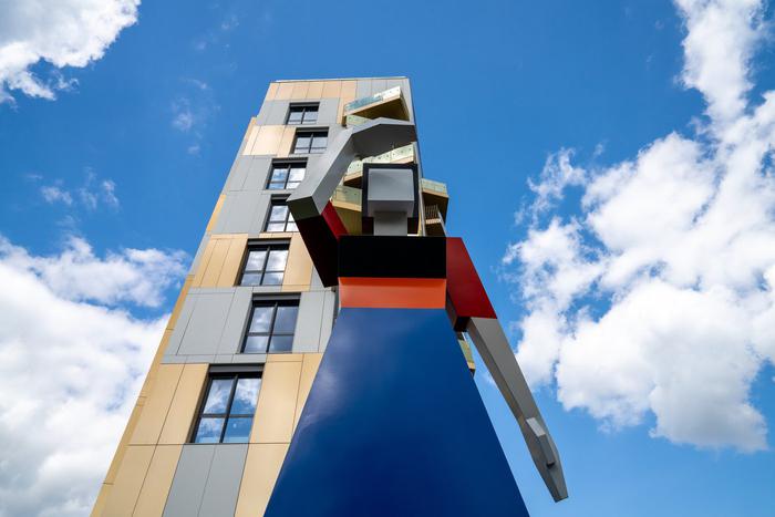 Безобраз выполз на Дизайнерский бульвар