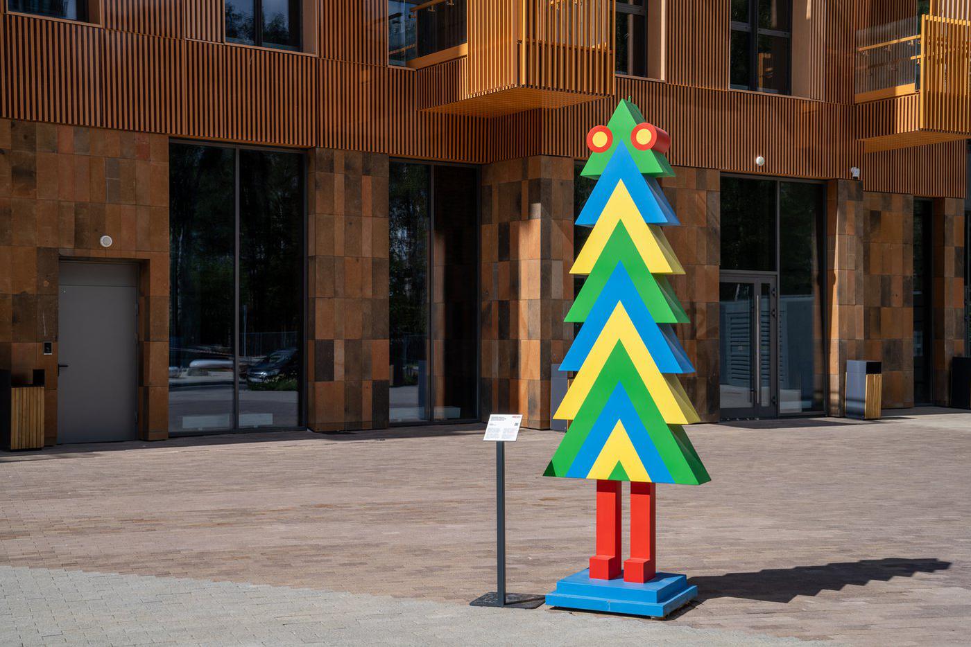 Глазастая ель – часть проекта "Художественно-пространственное ориентирование" Андрея Люблинского.