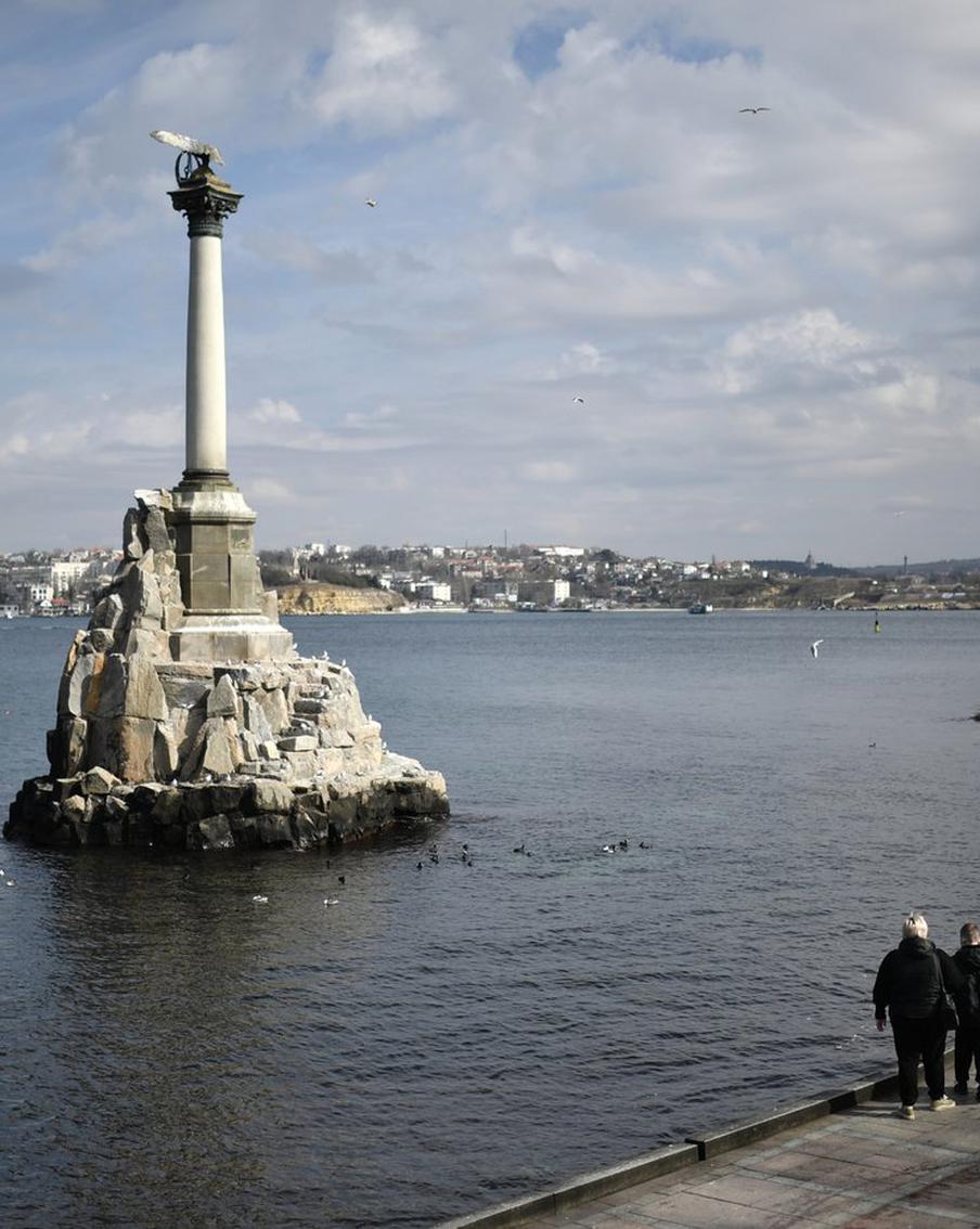 По штабу Черноморского флота в Севастополе нанесли ракетный удар