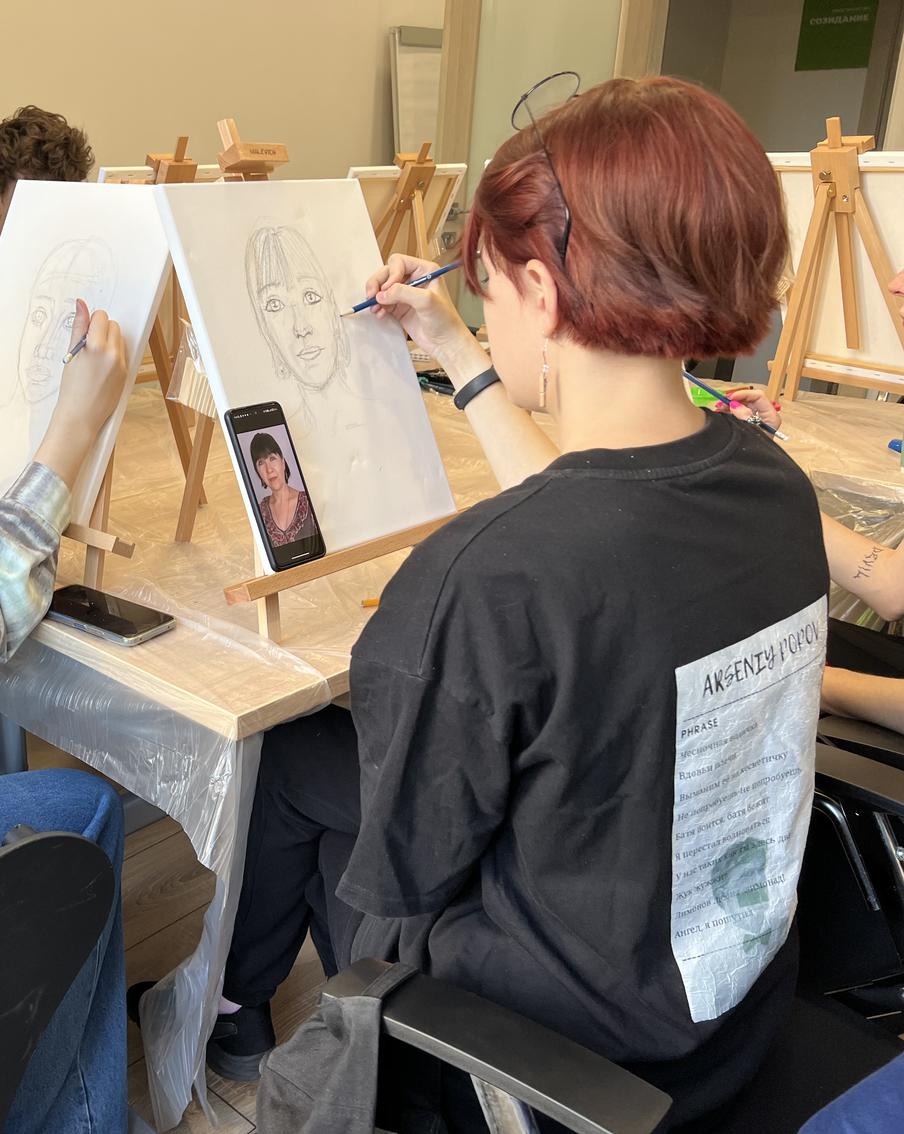На мастер-классе рисовали любимых учителей и среди них оказался Эйнштейн!