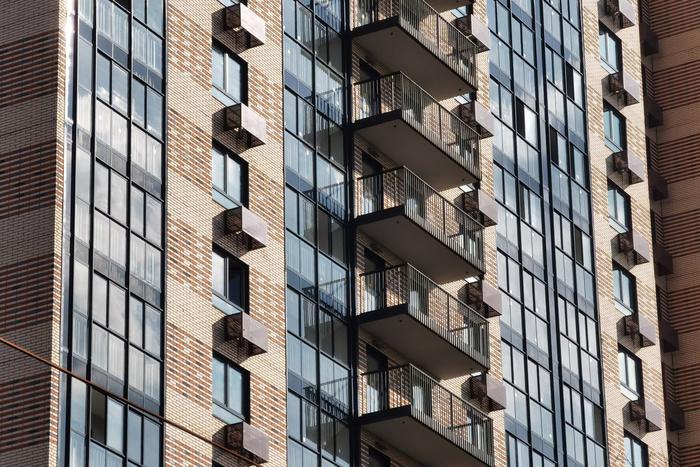 Более 4,5 млн кв. м реновационного жилья проектируется и строится на месте сноса домов