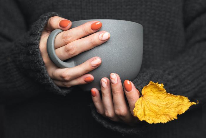 Осенние оттенки на руках: топ-5 актуальных вариантов дизайна ногтей