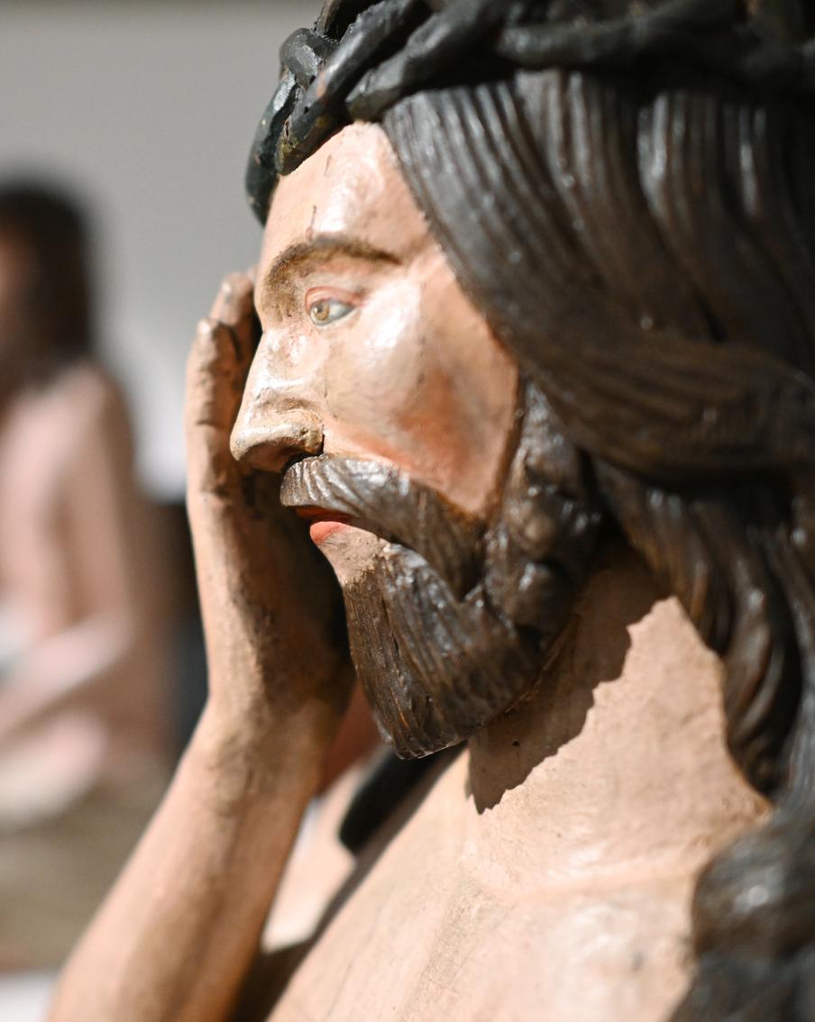 Из Перми привезли деревянных святых. Их можно увидеть на выставке "От иконы к авангарду" в Новой Третьяковке