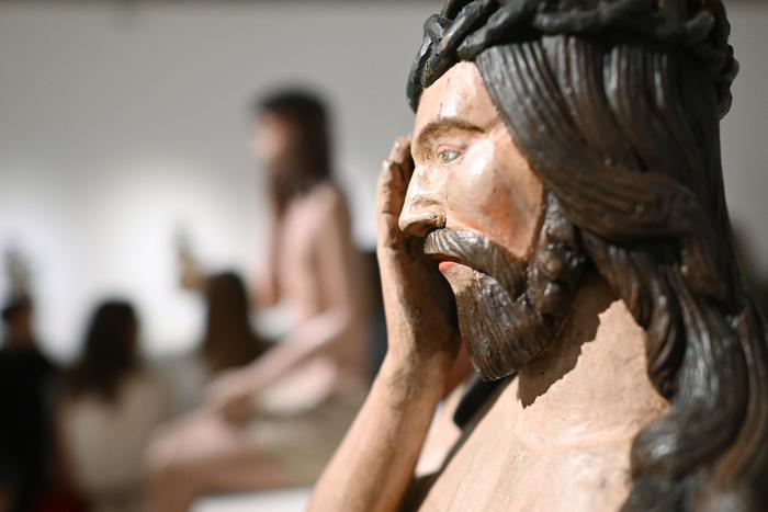 Из Перми привезли деревянных святых. Их можно увидеть на выставке "От иконы к авангарду" в Новой Третьяковке