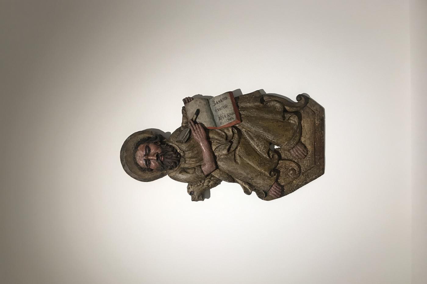 Евангелист Марк. Первая половина XIX века. Дерево, резьба, тем- пера, позолота.