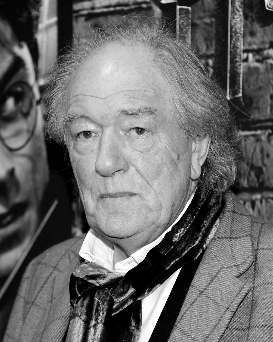 Умер исполнитель роли Дамблдора британский и ирландский актёр сэр Майкл Гэмбон