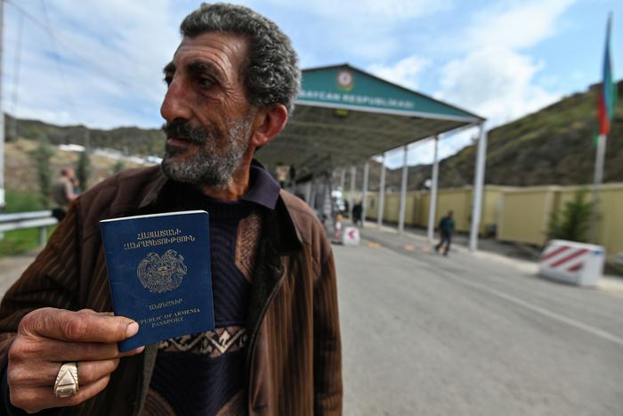 Нагорный Карабах сдался: можно ли ставить точку в истории республики?