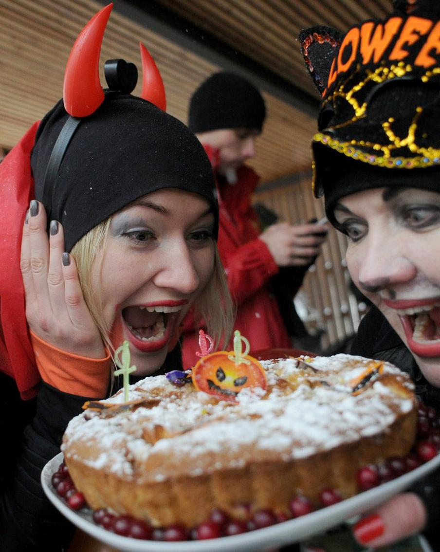 Список дел на октябрь: отметить Хеллоуин и написать стихи