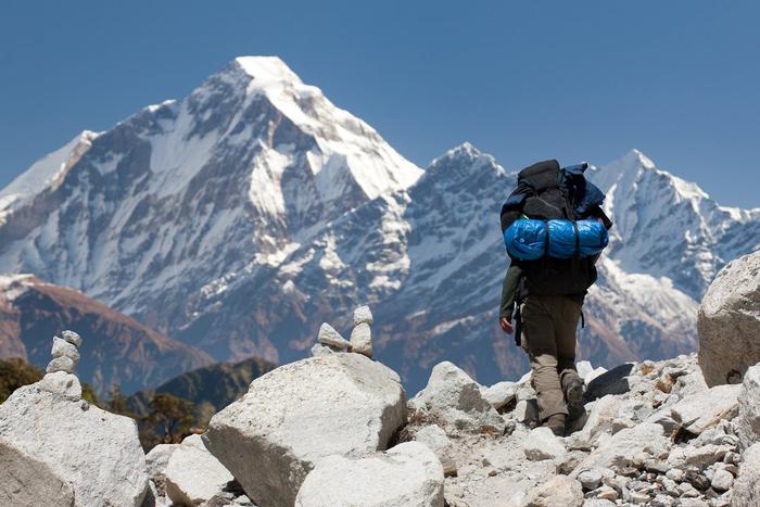 Восходители сборной России по альпинизму продолжили свой путь к вершинам Дхаулагири и Чо-Ойю