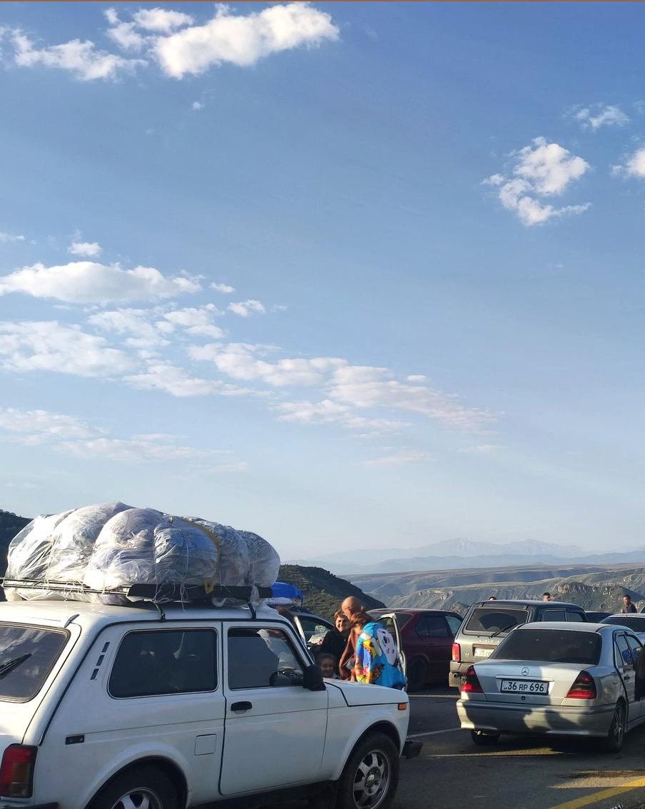 В Армению переехали около 89 тысяч человек из Карабаха, сообщили в Ереване