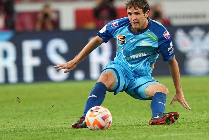 "Зенит" всё дальше от первого места: позади ровно треть чемпионата России по футболу