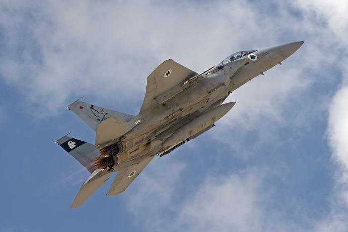 Израиль нанёс авиаудары по сирийским позициям в районе Дейр-эз-Зора