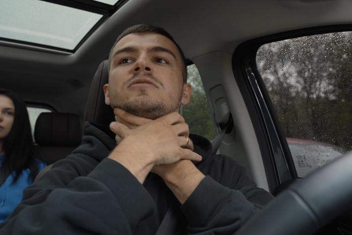 Такси с приворотом: в новом ТВ-шоу чёрный маг колдует пассажирам прямо за рулём