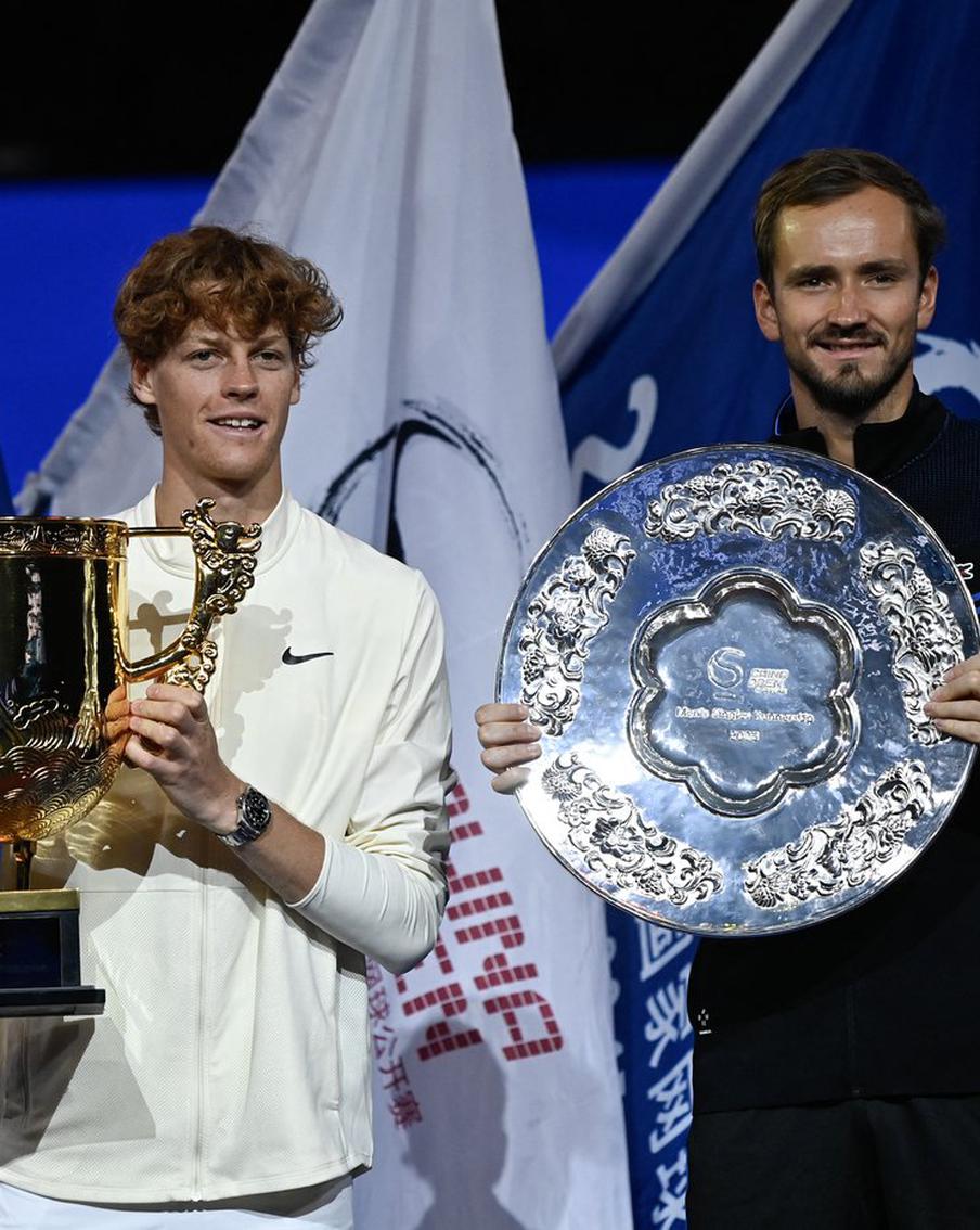 Медведев остался без трофея в столице Китая: судьбу его финала с Синнером решили два тай-брейка