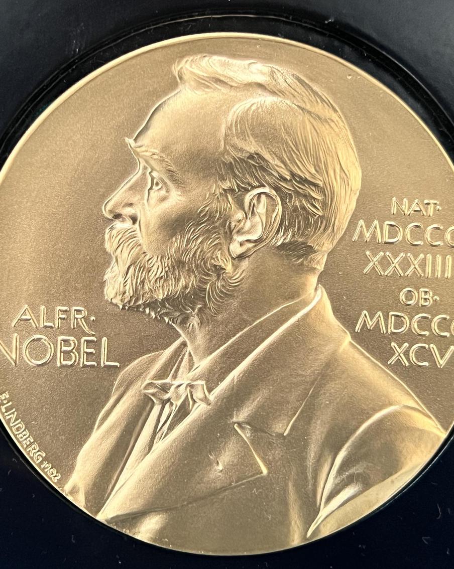 Нобелевскую премию мира 2023 года присудили правозащитнице из Ирана