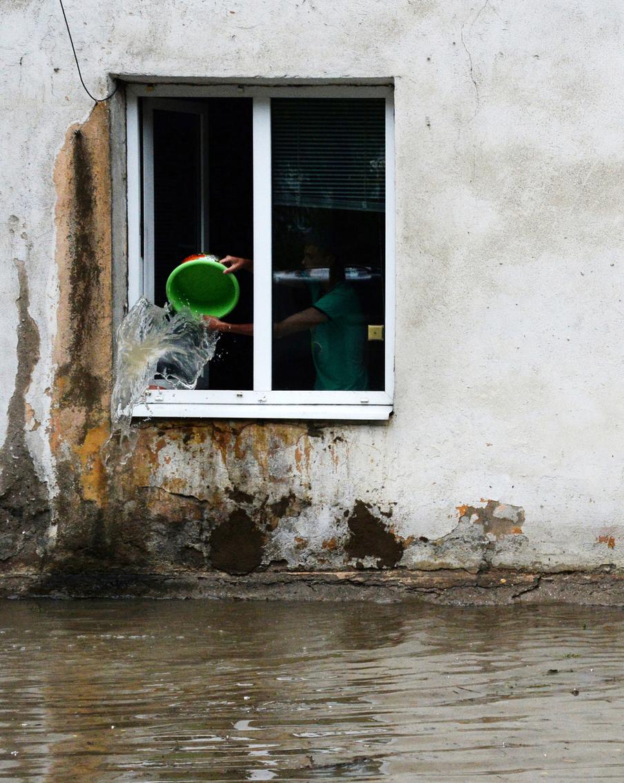 В Южно-Сахалинске ввели режим ЧС из-за экстремальных погодных условий