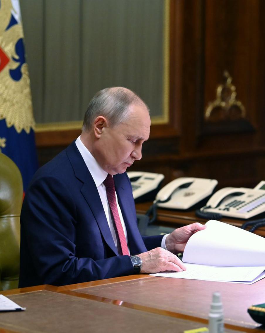 Сегодня день рождения Владимира Путина, президента Российской Федерации