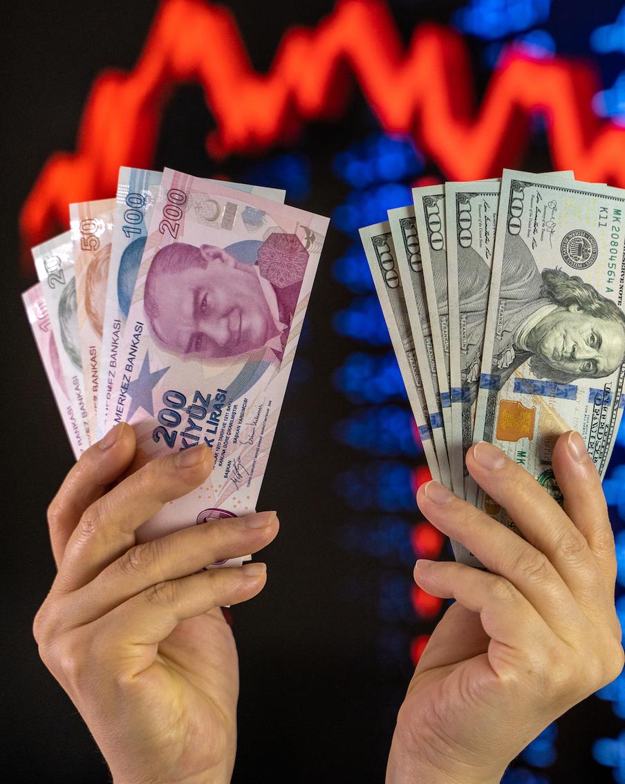 Турецкая лира обновила исторический минимум к доллару