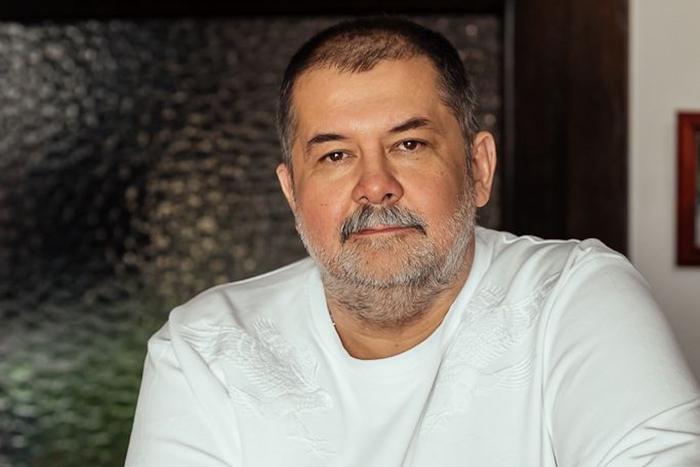 Сергей Лукьяненко скрестил Смешариков и "Звёздные войны". Поговорили с фантастом о новых проектах и писательских шутках