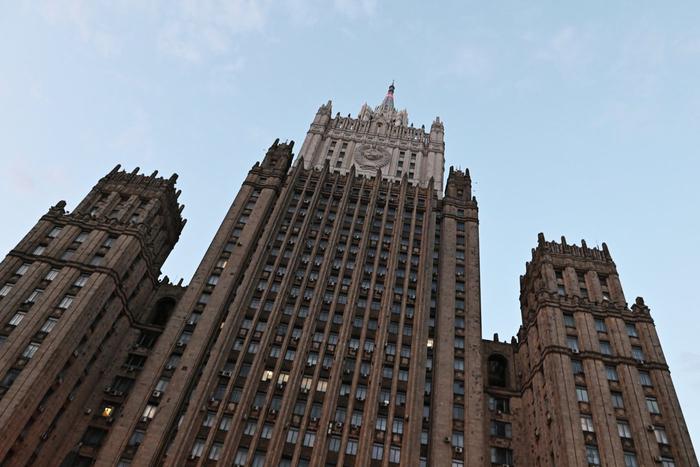 МИД прорабатывает эвакуацию россиян с Ближнего Востока