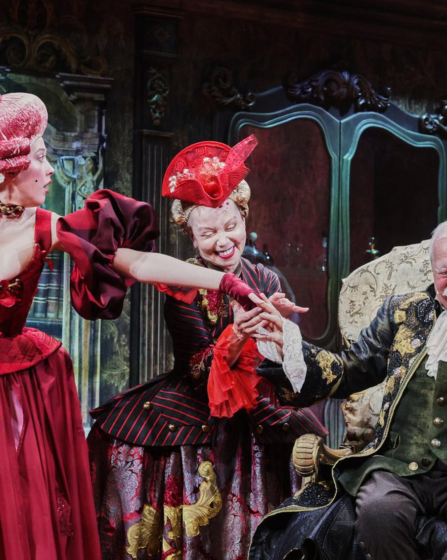 Новый театр под руководством Эдуарда Боякова представил спектакль по классической пьесе Мольера с Якубовичем в главной роли