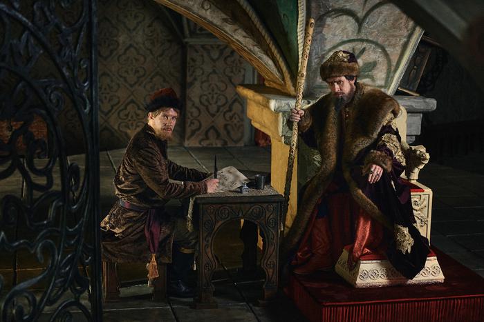 Иван Васильевич снова меняет профессию, а заодно и всю историю современного мира