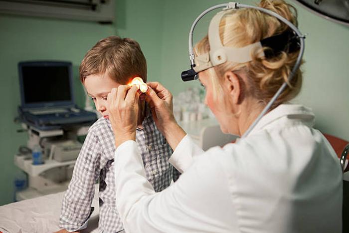 А болит ли ушко? Отит у детей важно лечить до конца