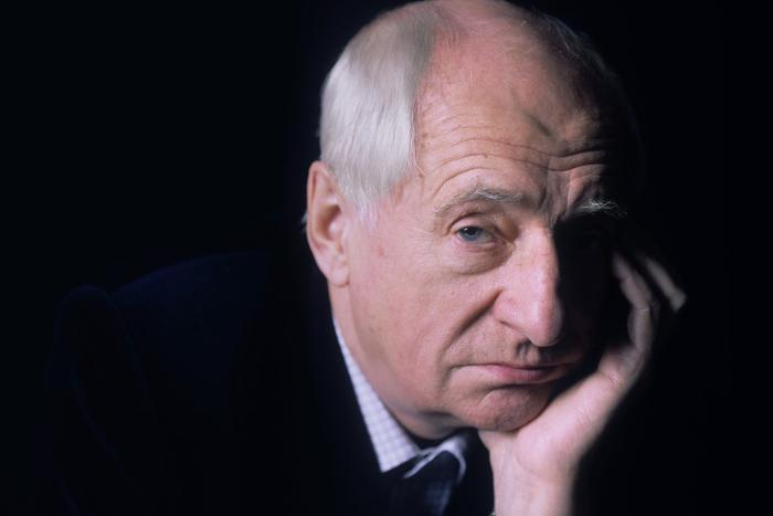 Съёмки "Формулы любви" шли с переломами: в "Москино" вспомнили Марка Захарова