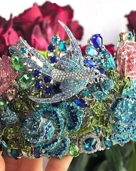 Как мастерица Алёна Барт помогает девушкам стать настоящими королевами