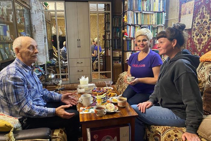 Детдомовцы вернули воспитателю жильё