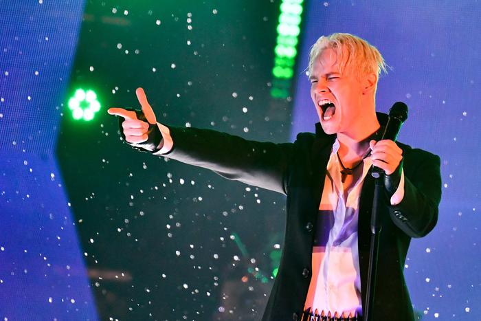 SHAMAN перепоёт Шатунова