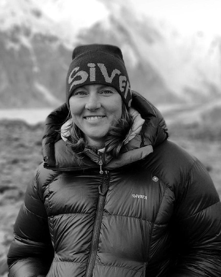 Спасатели прекратили операцию по поиску сорвавшейся на Дхаулагири Надежды Оленёвой