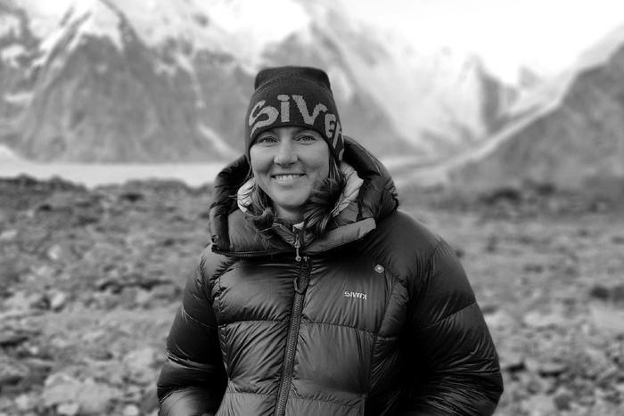 Спасатели прекратили операцию по поиску сорвавшейся на Дхаулагири Надежды Оленёвой