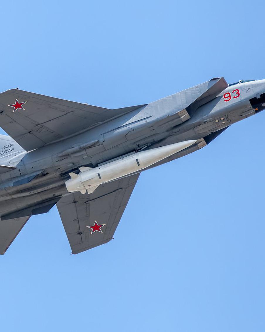 Путин объявил о патрулировании Чёрного моря самолетами с "Кинжалами"