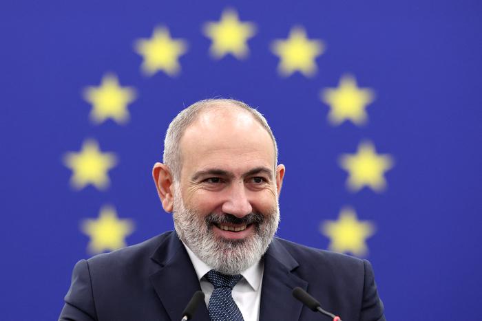 В России назвали провокацией выступление Пашиняна в Европарламенте