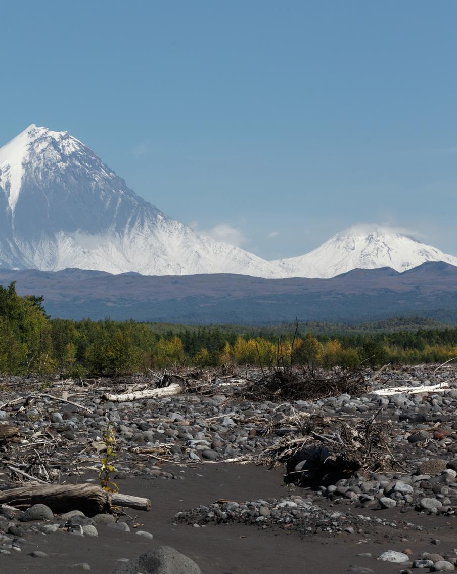Вулкану Безымянный на Камчатке присвоили красный код опасности для авиации