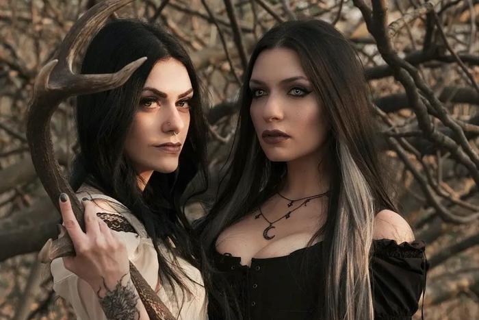 Светлая или тёмная ведьма: создаём стильный наряд на хеллоуинскую вечеринку