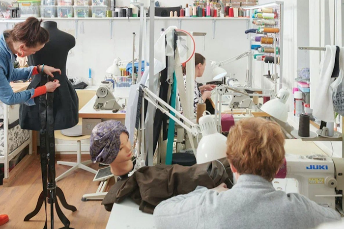 Городские предприятия выпустили с января по август двести восемьдесят три женских и мужских костюма и пиджака