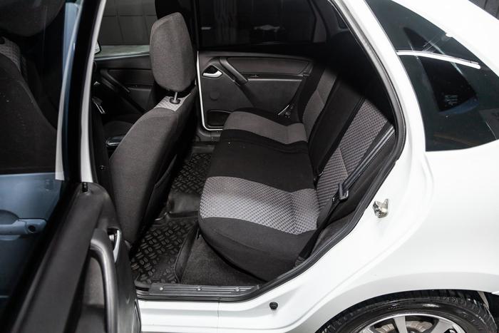 Названа цена российской машины для чиновников