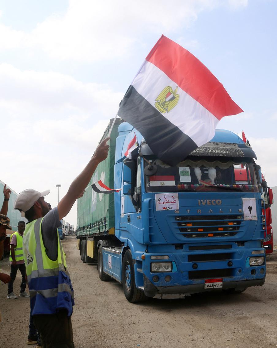 В сектор Газа через КПП "Рафах" поступила третья партия гуманитарной помощи