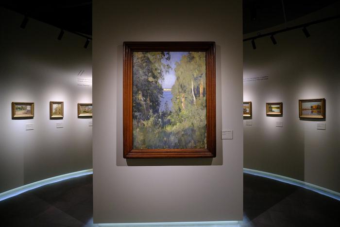 Сравнить осень Левитана с видом за окном можно в Звенигородском манеже