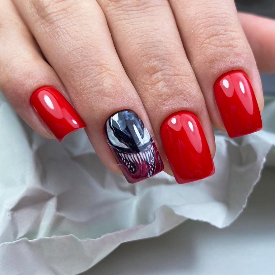 Не забывайте про жутких кино- и мультгероев.