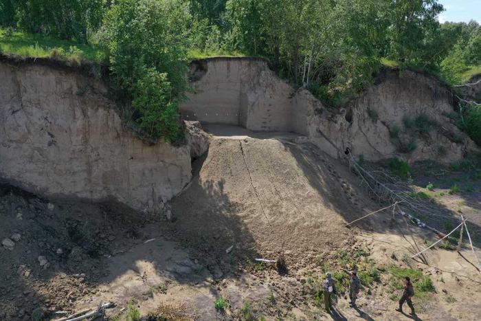 На высоком берегу Красноярского водохранилища археологи обнаружили древнюю мастерскую