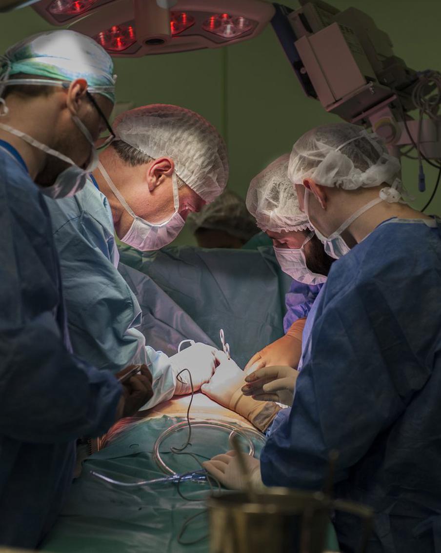 Десять лет и две пары лёгких: как москвич боролся с редкой болезнью