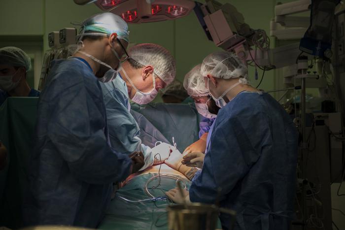 Десять лет и две пары лёгких: как москвич боролся с редкой болезнью