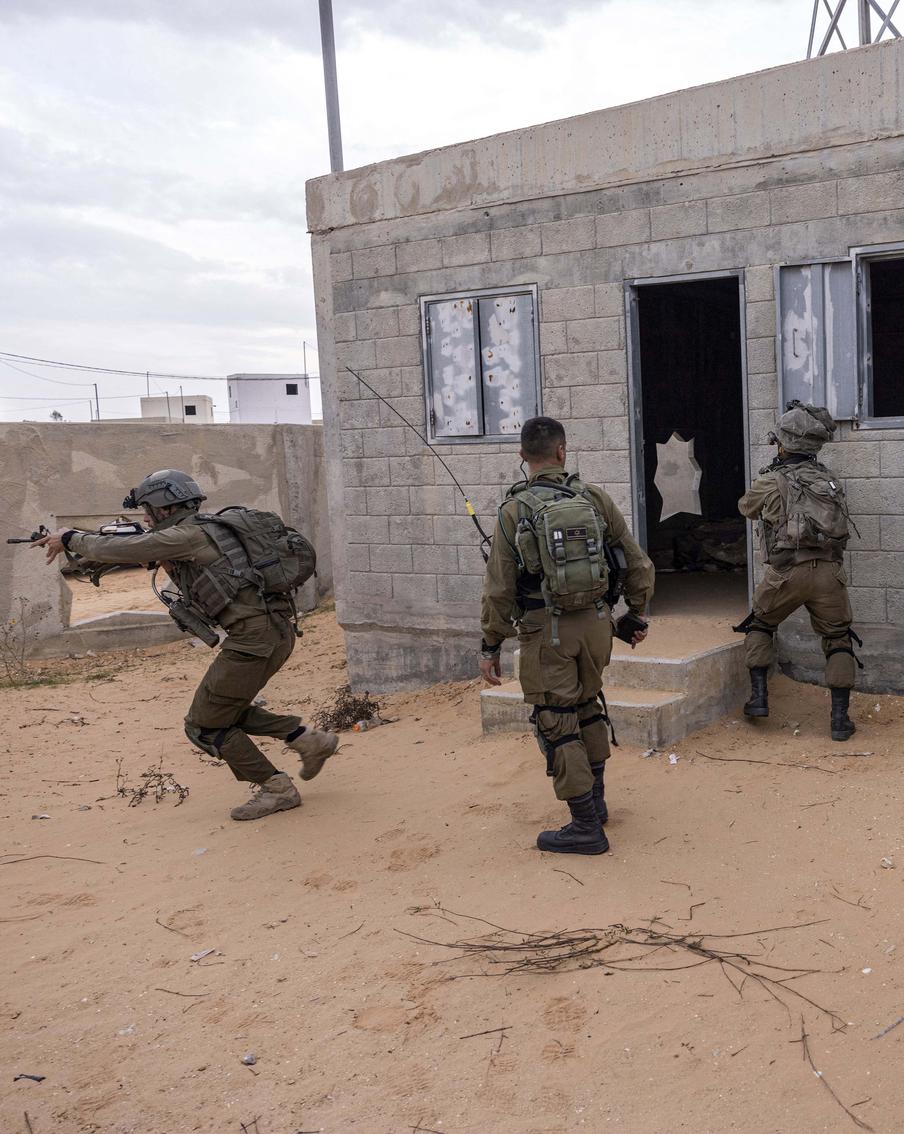 Израильский беспилотник нанёс удар по вооружённым боевикам в Дженине