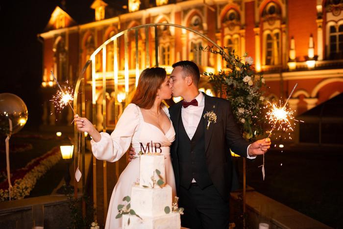 Свадьба за 160 тысяч в Москве может быть, но без родственников, ведущего и фотографа