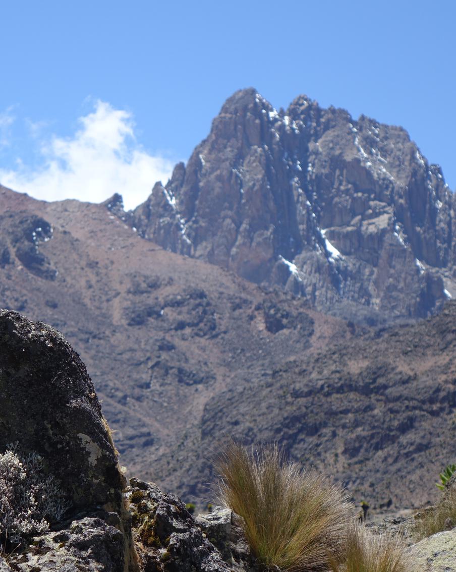 Гид и альпинистка погибли на горе Кения